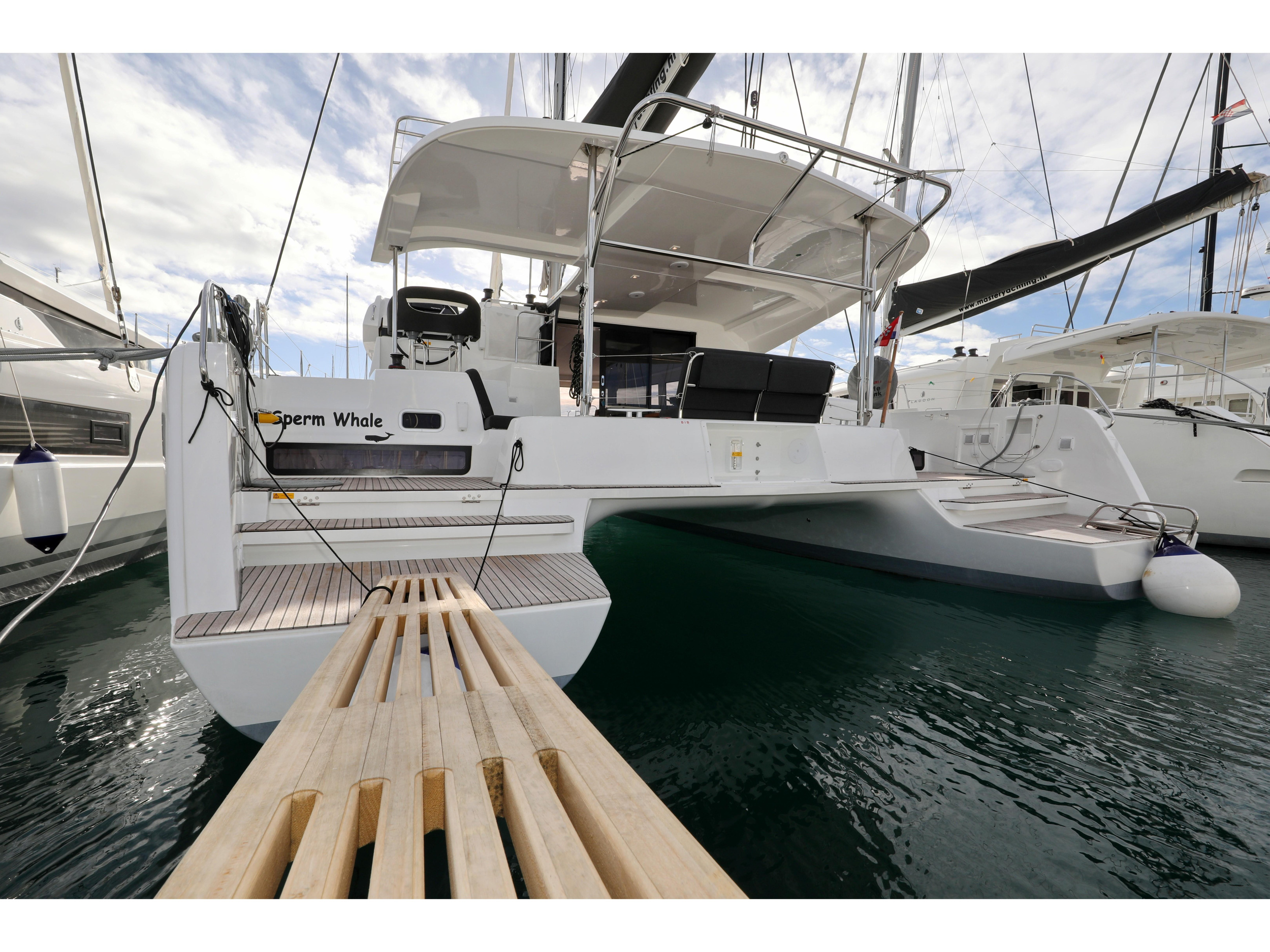 Lagoon 42 — photo 1