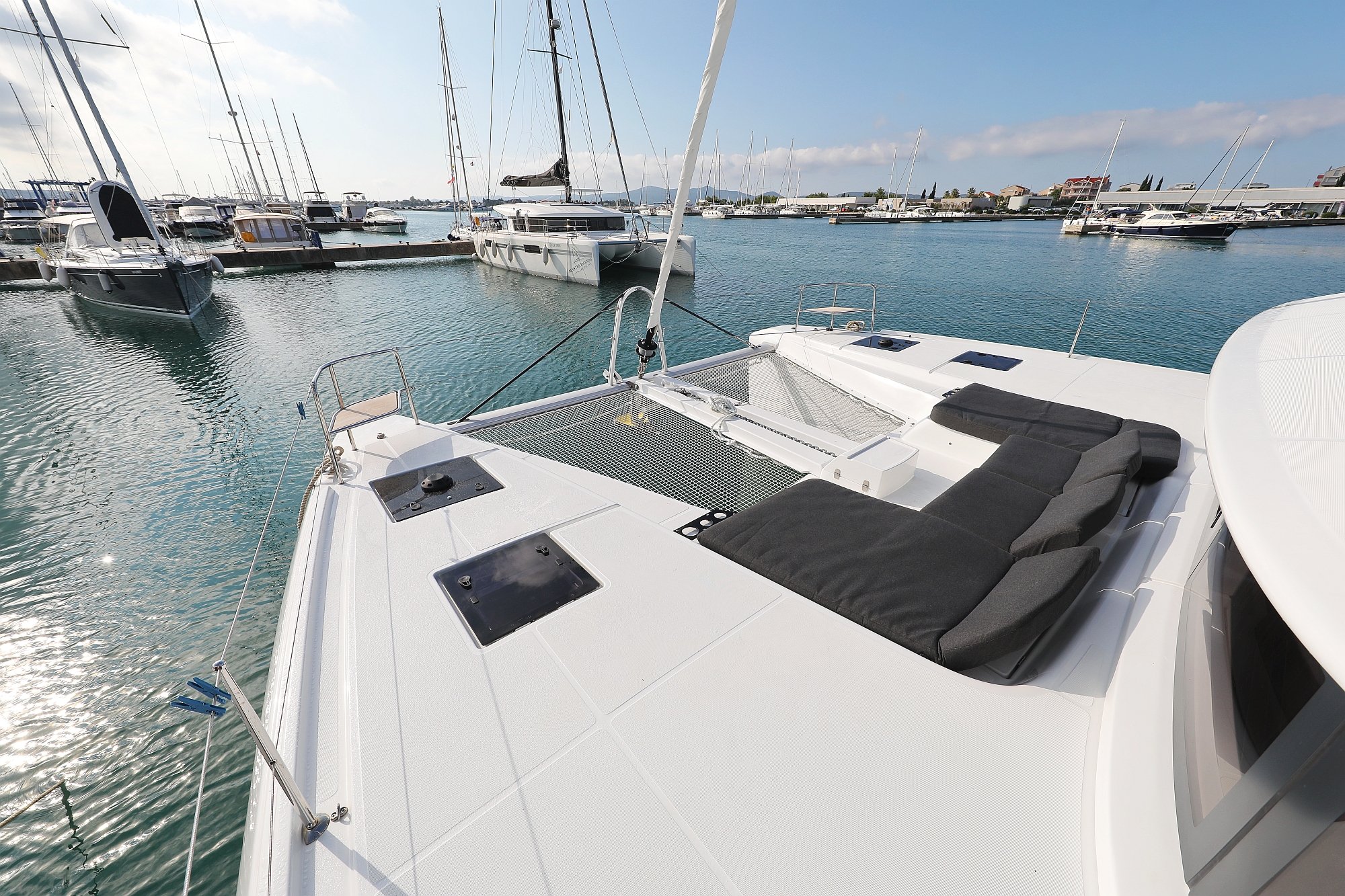 Lagoon 50/5 cab — photo 11