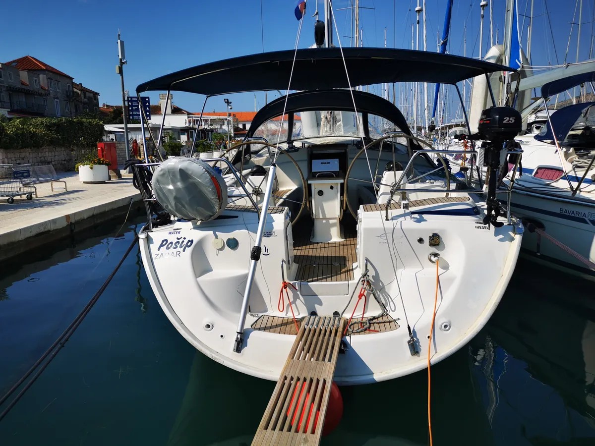 Bavaria 42 Cruiser — photo 9
