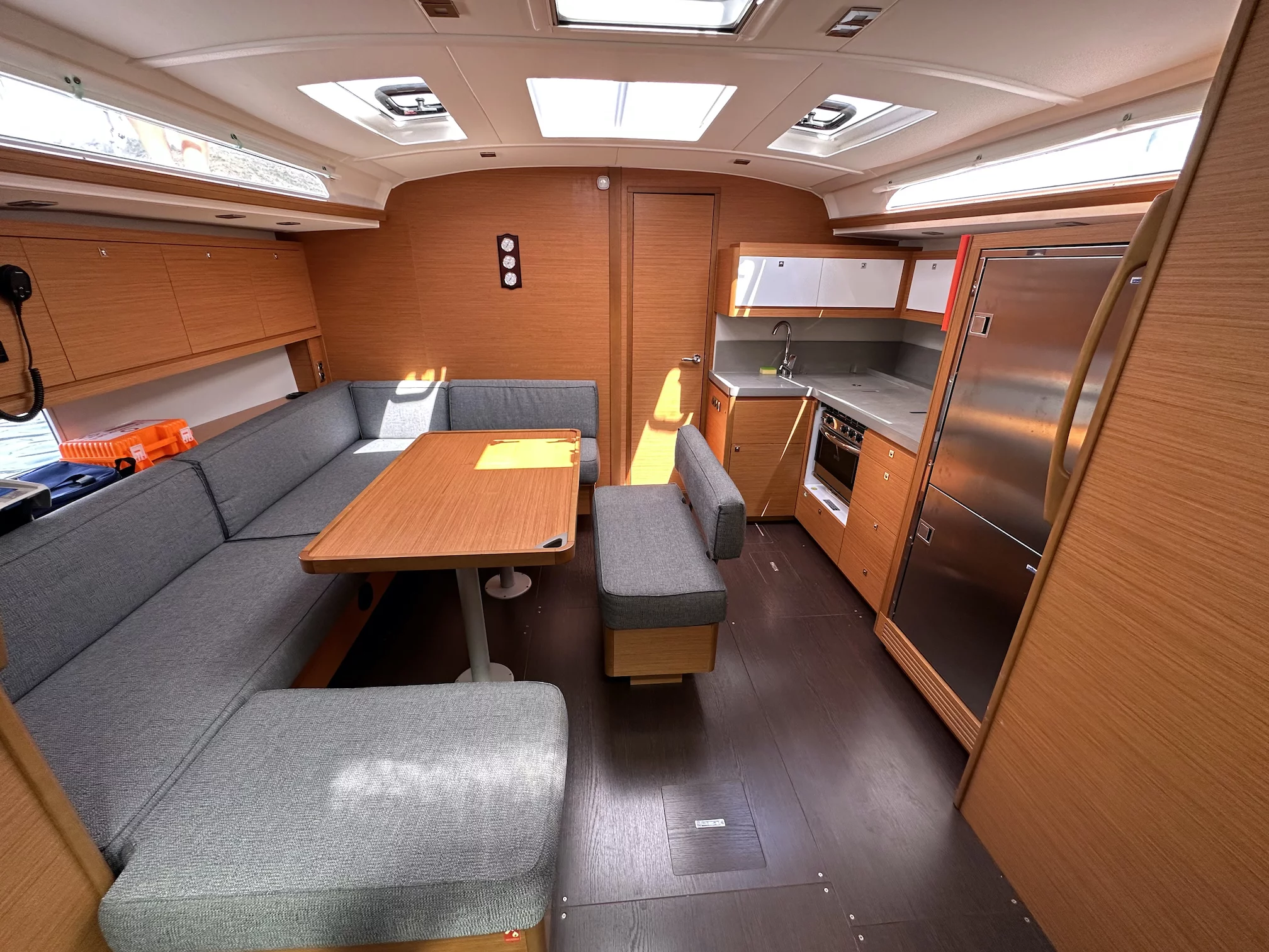Dufour 470 (Suha Bey) Interior image - 12