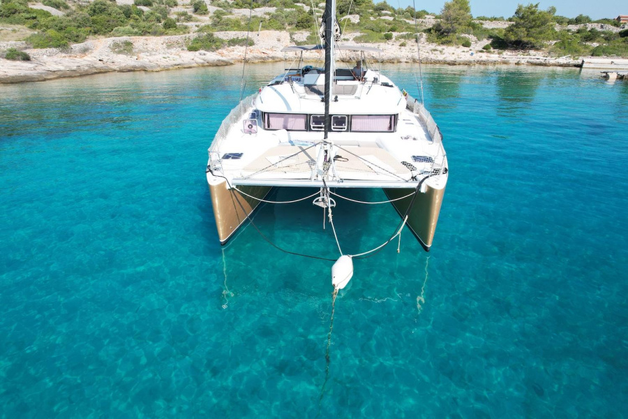 Lagoon 450 Fly — photo 12
