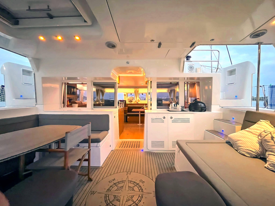Lagoon 450 Fly — photo 22