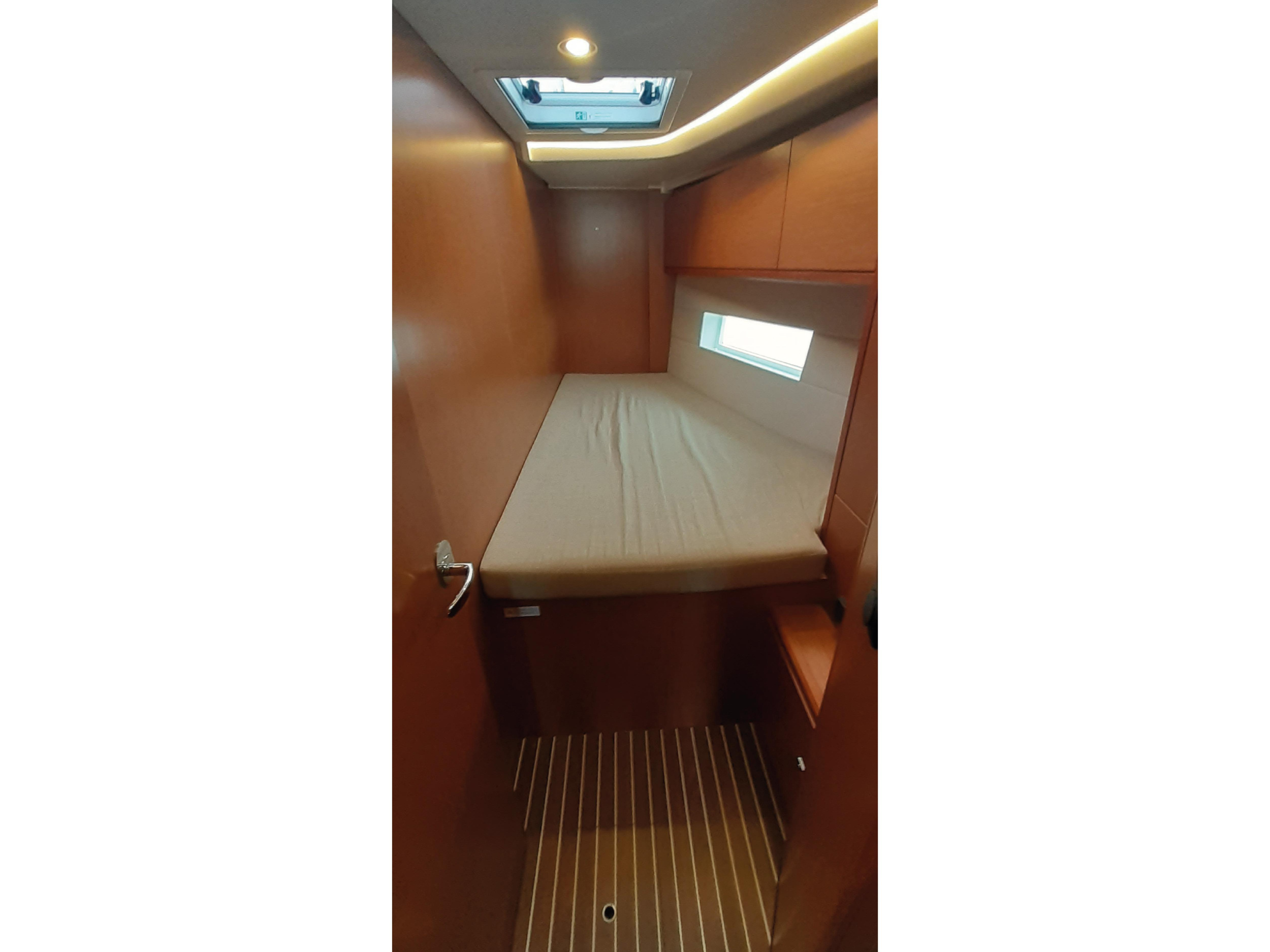 Bavaria C45 — photo 10