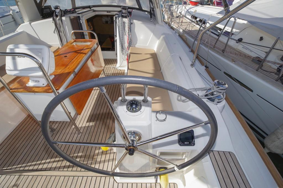 Oceanis 38 — photo 19