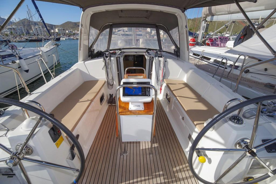 Oceanis 38 — photo 5