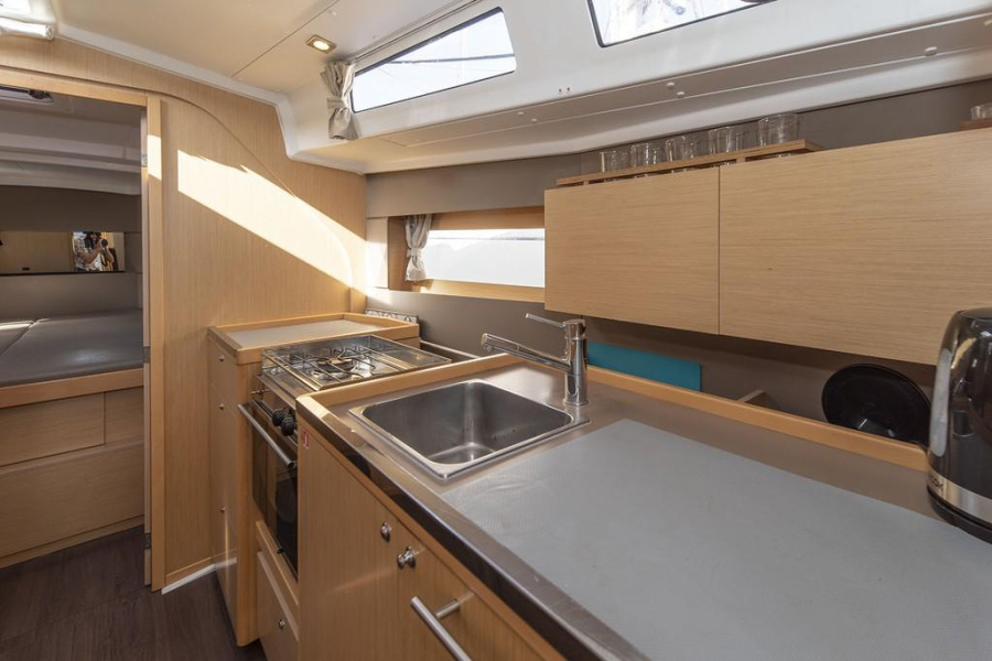 Oceanis 38 — photo 26
