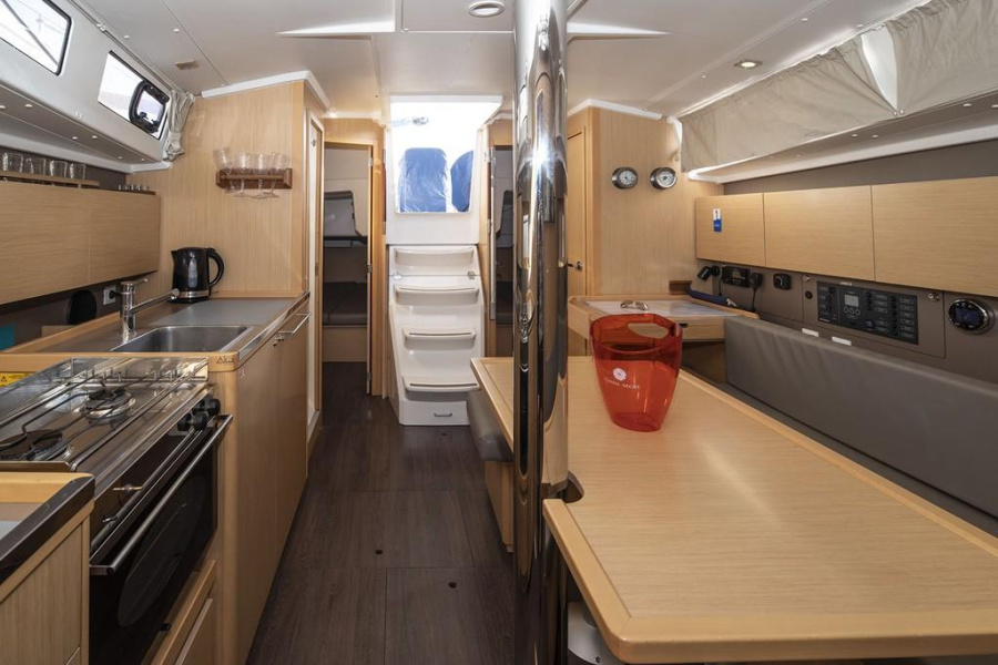 Oceanis 38 — photo 21