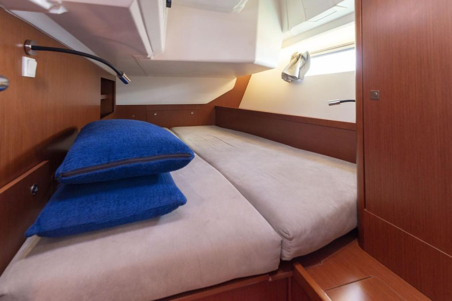Oceanis 45 — photo 16