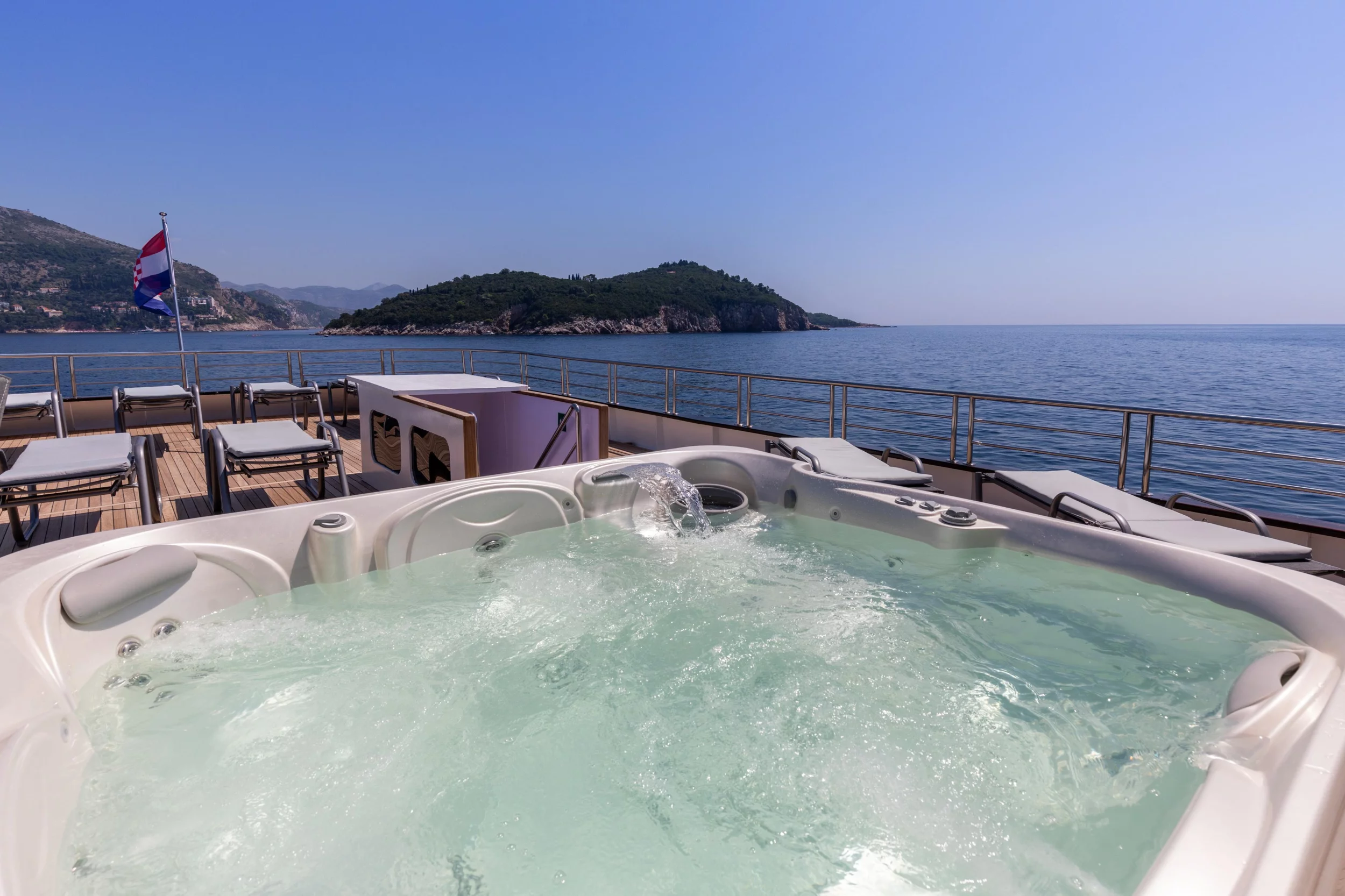 Luxury Motor Yacht (Antaris)  - 9