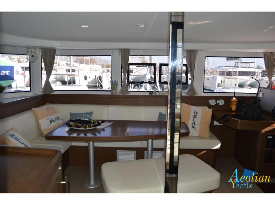 Lagoon 42 (Aeolian Spirit) Interior image - 9