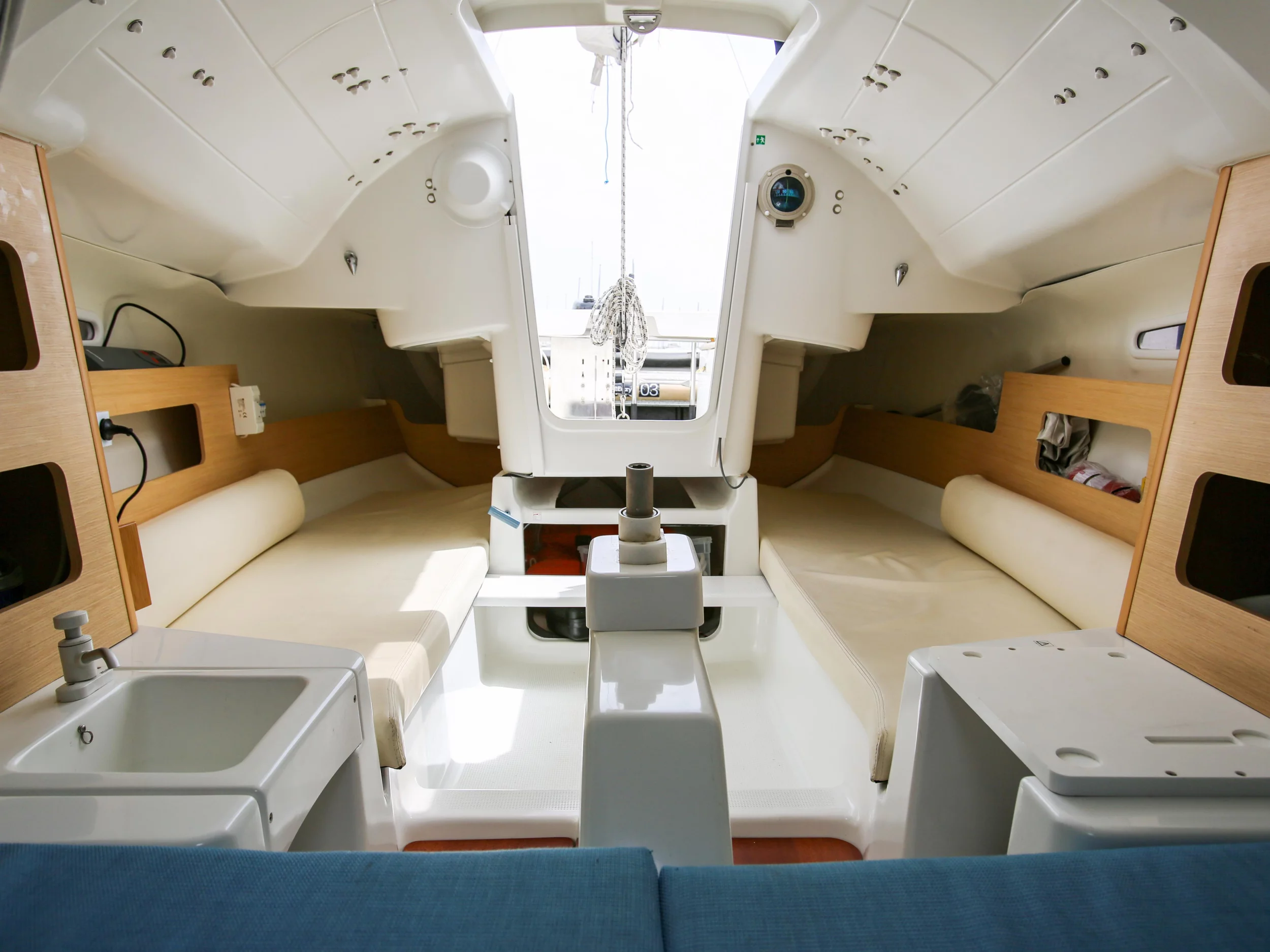 First 21.7 (Chouchou 2) Interior image - 3