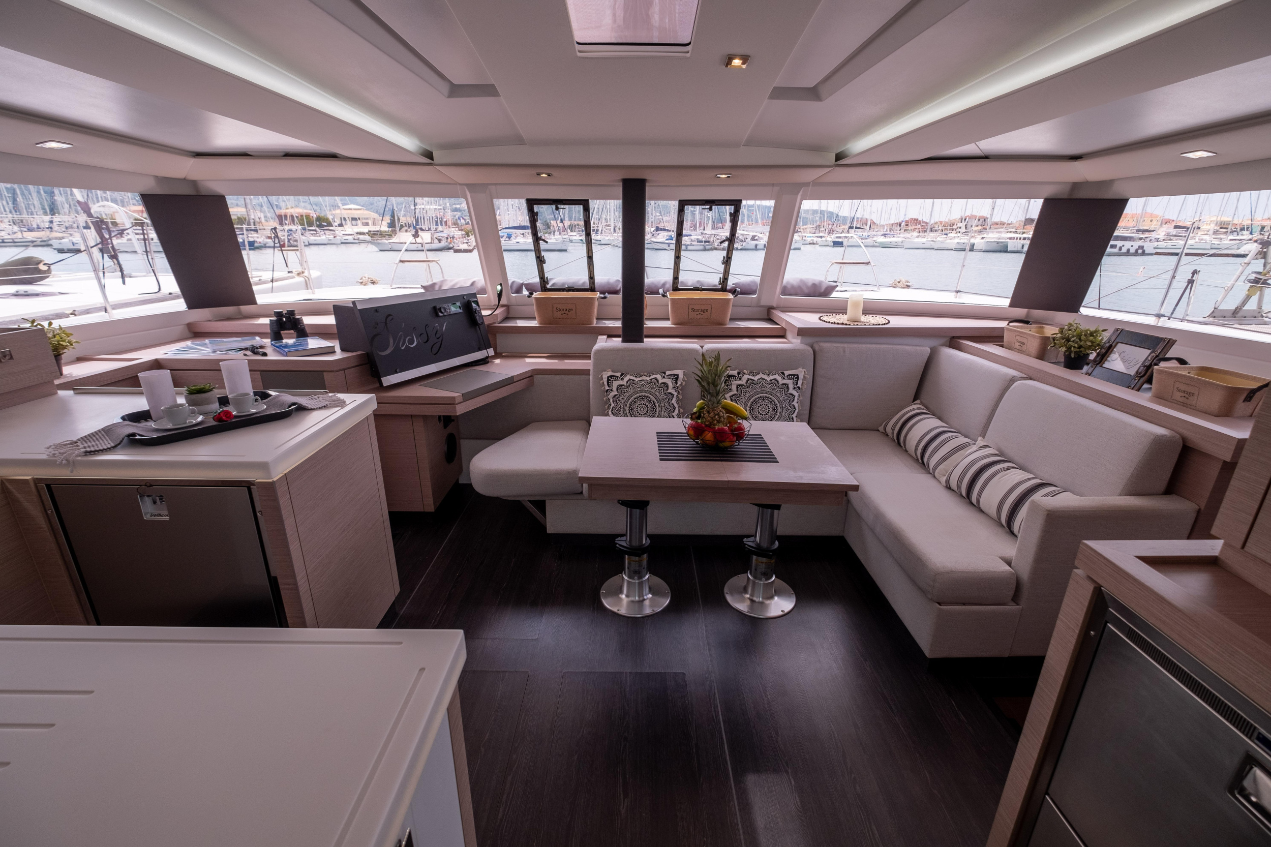 Photo #4 - Fountaine Pajot Astréa 42 (Sissy) in Lefkada - 11159