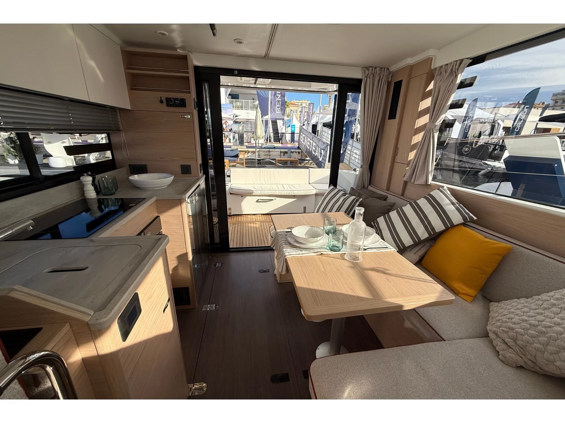 Swift Trawler 37 Fly (NAVA) Interior image - 11
