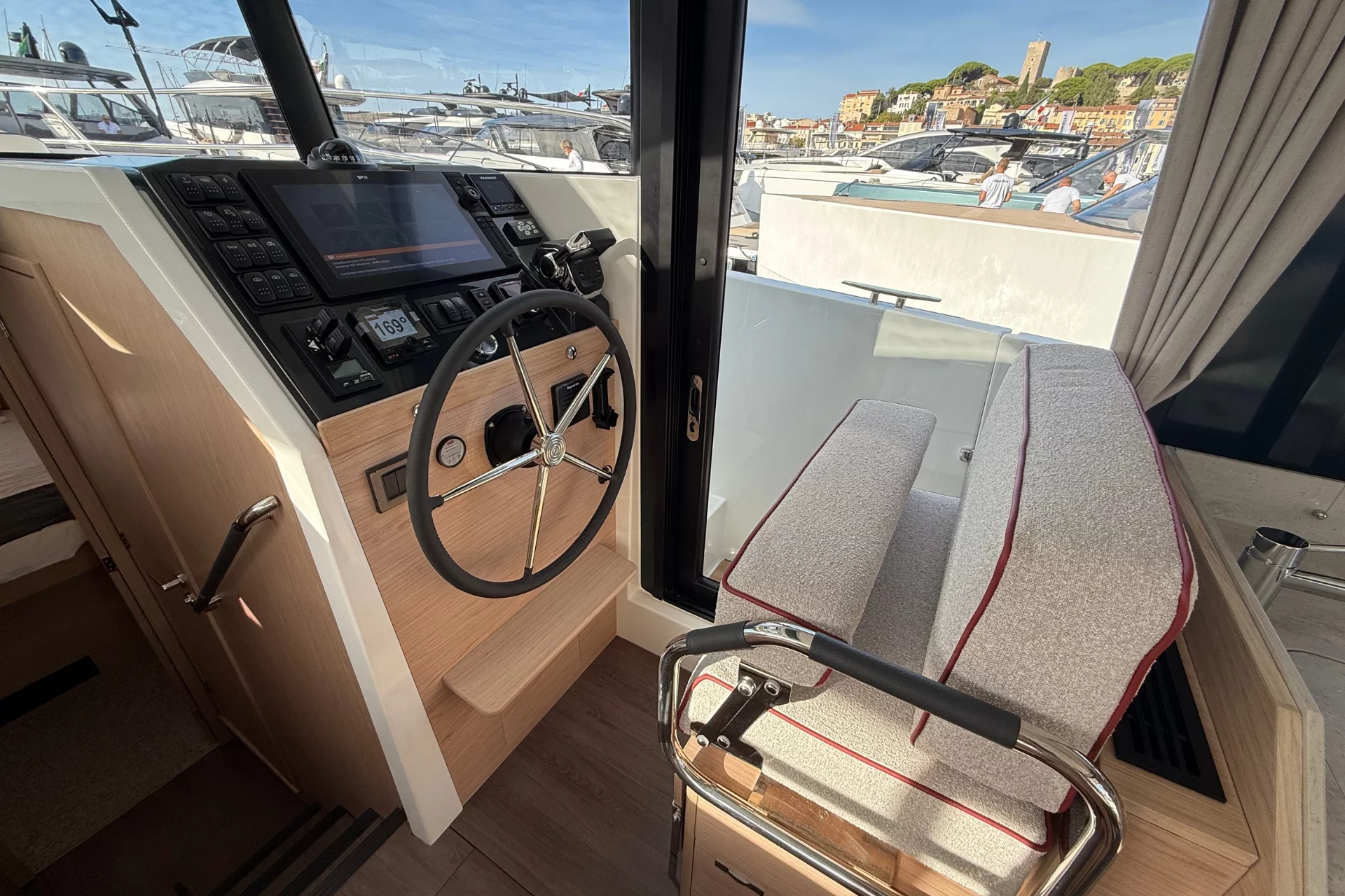 Swift Trawler 37 Fly (NAVA)  - 4