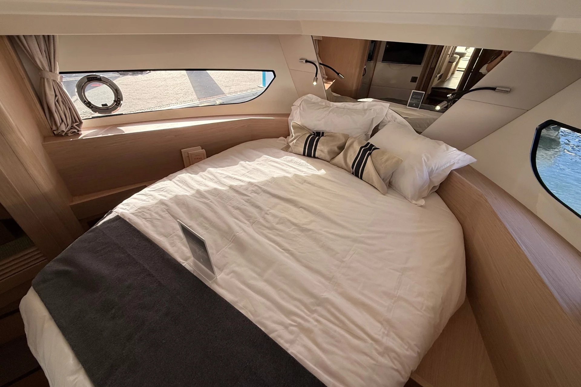 Swift Trawler 37 Fly (NAVA)  - 6
