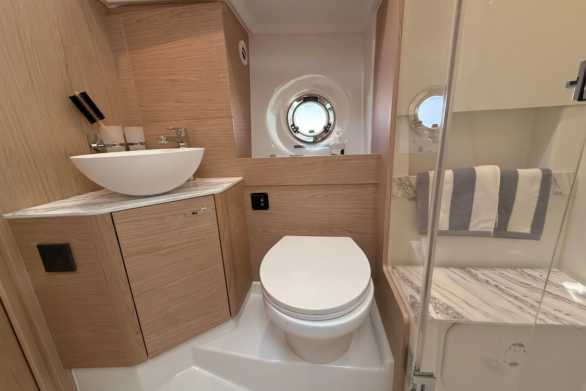 Swift Trawler 37 Fly (NAVA)  - 1