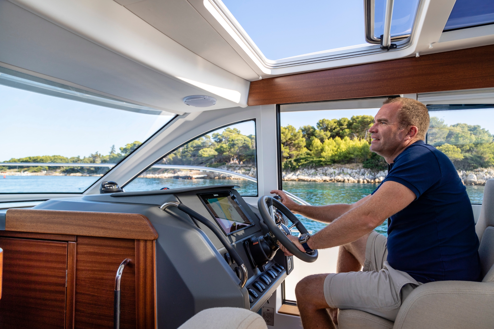 Photo #4 - Nimbus 305 Coupe (NAVA) in Split - 63965
