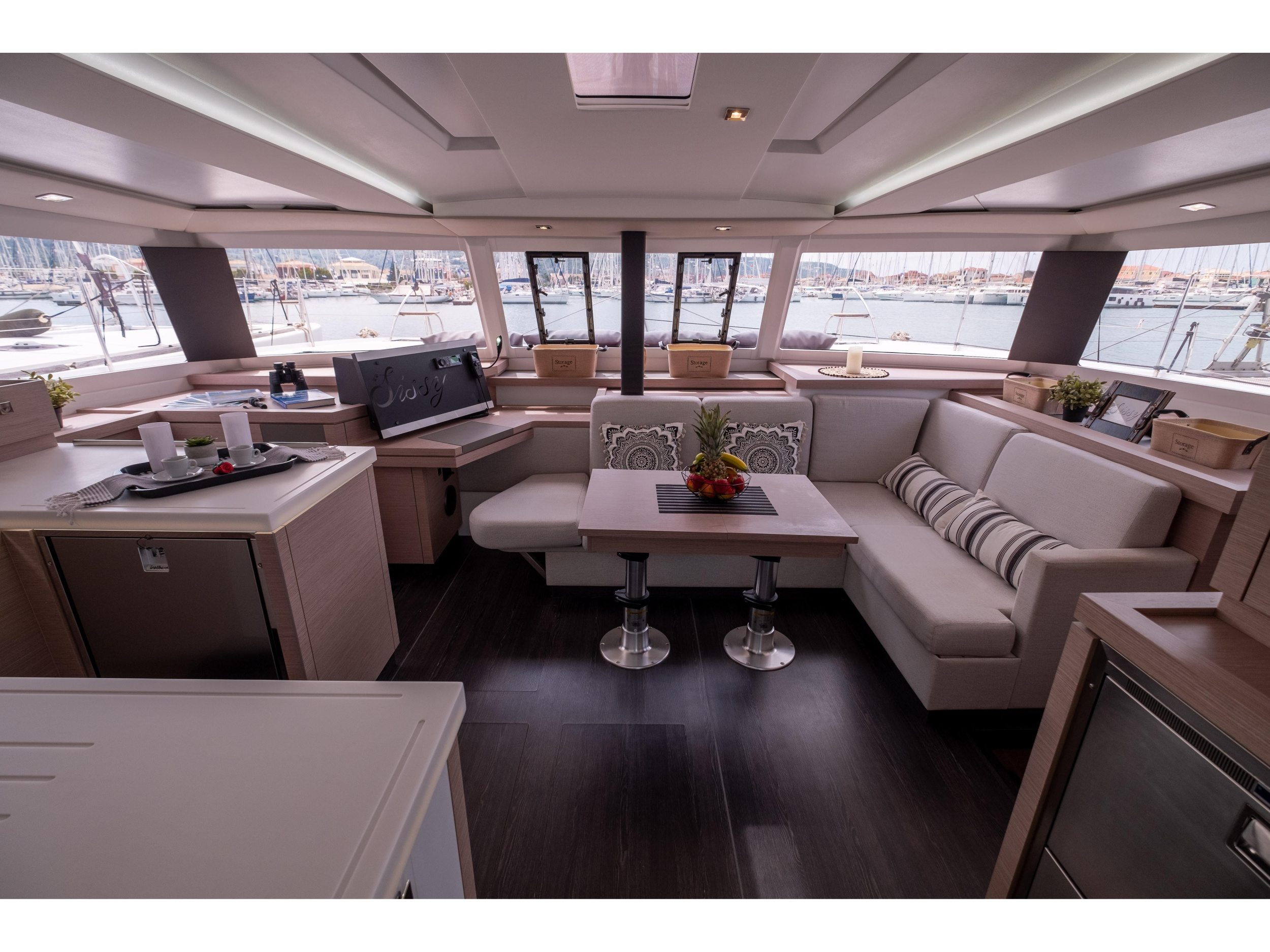 Photo #10 - Fountaine Pajot Astréa 42 (Sissy) in Lefkada - 11159