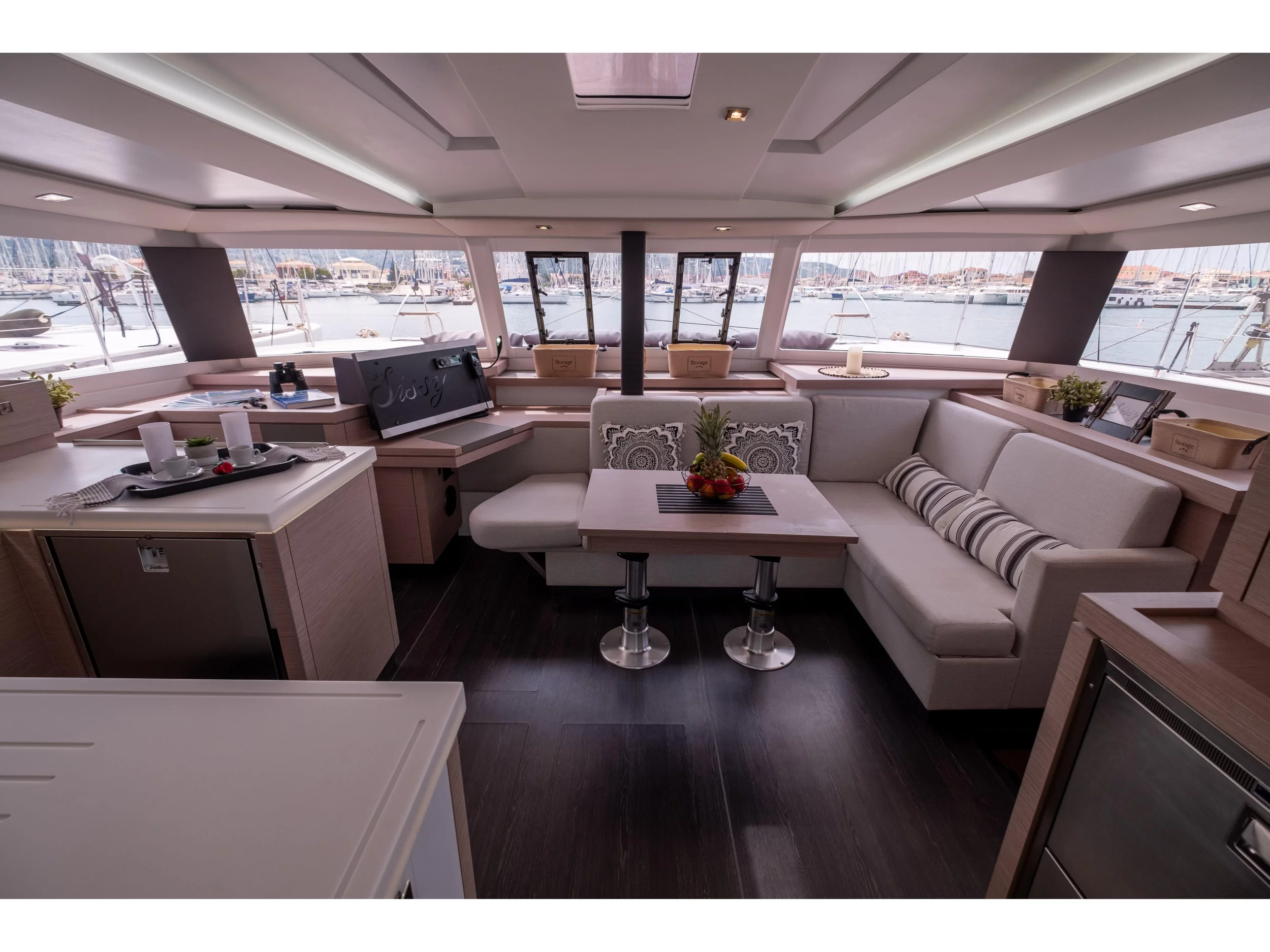 Fountaine Pajot Astréa 42 (Sissy) Interior image - 9