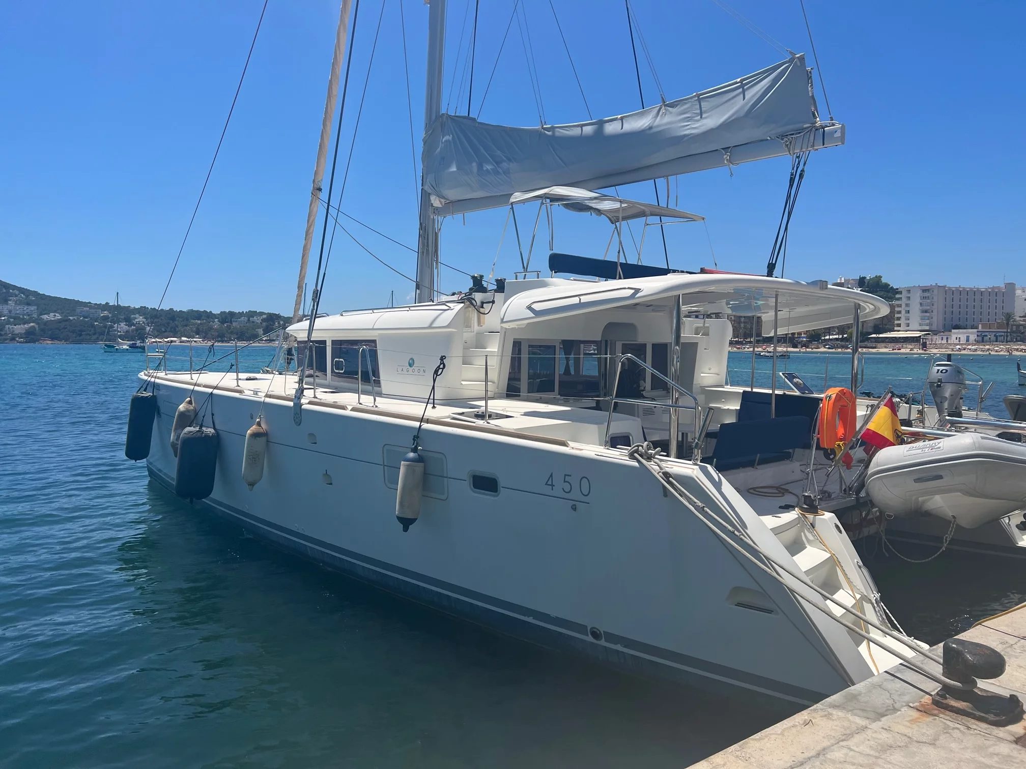 Lagoon 450 Flybridge (Ocean Mares) Main image - 0