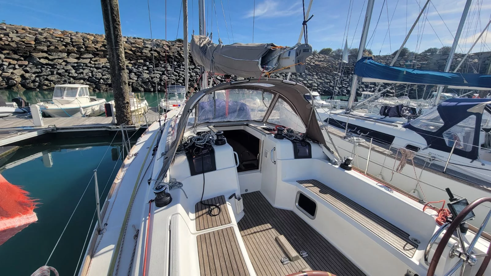 Sun Odyssey 379 "Performance" (Grenat)  - 5
