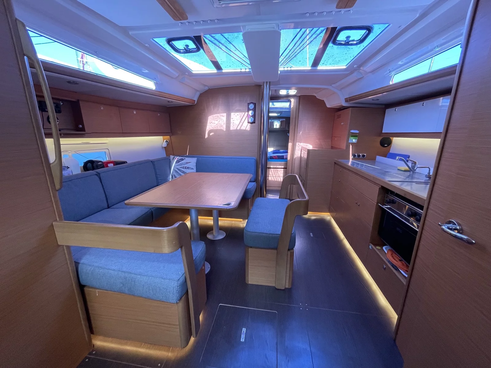 Dufour 430 GL (Sweet) Interior image - 7