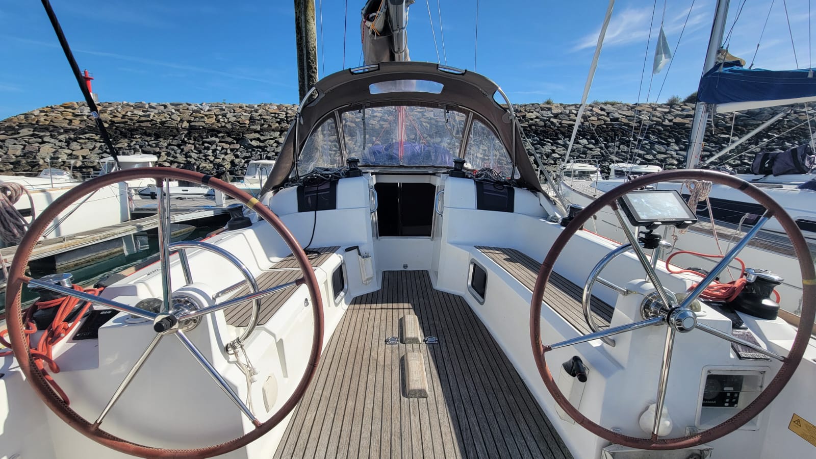 Photo #5 - Sun Odyssey 379 "Performance" (Grenat) in Saint-Quay-Portrieux - 22830