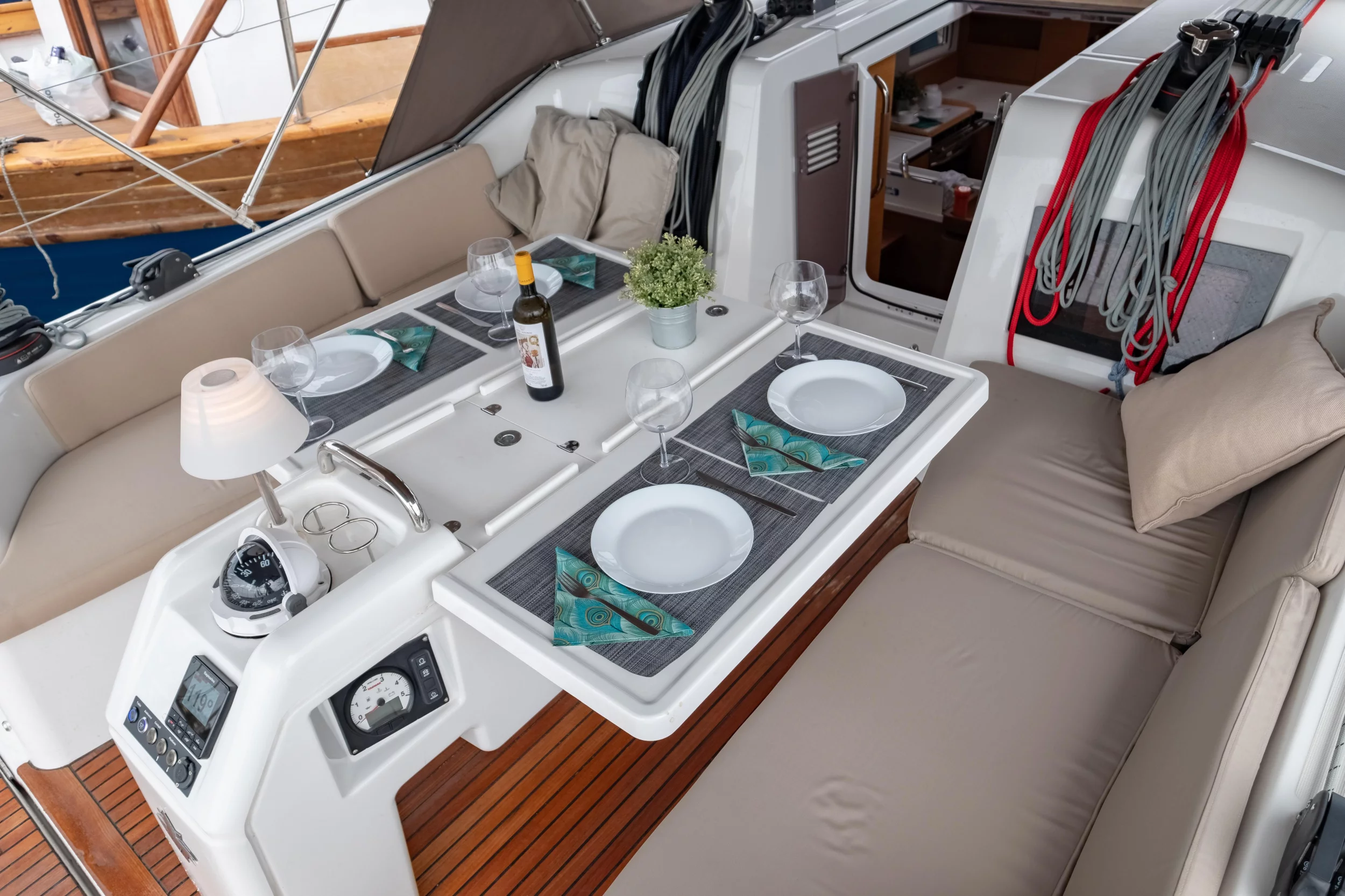 Sun Odyssey 410 (Elcano)  - 24