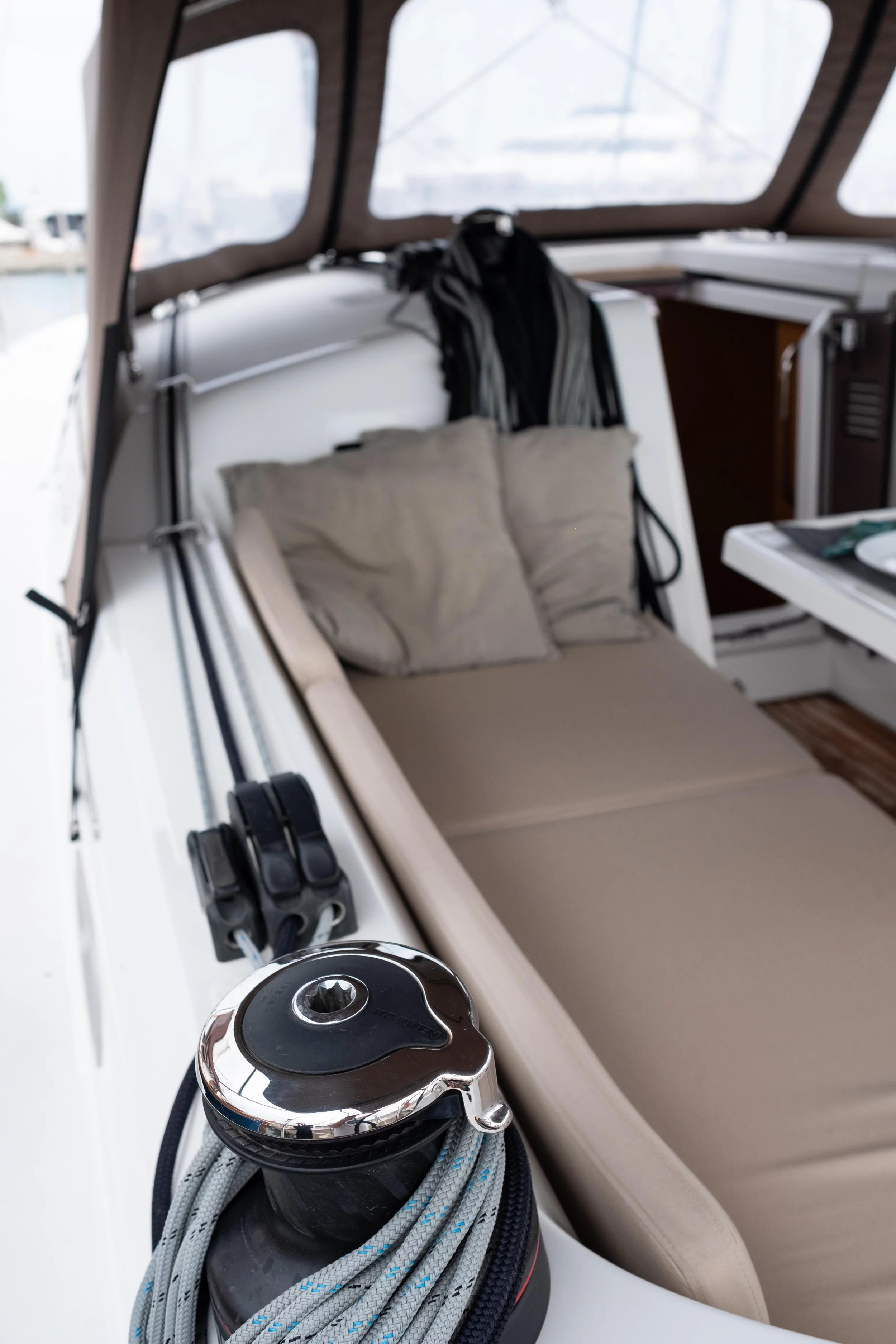 Sun Odyssey 410 (Elcano)  - 12