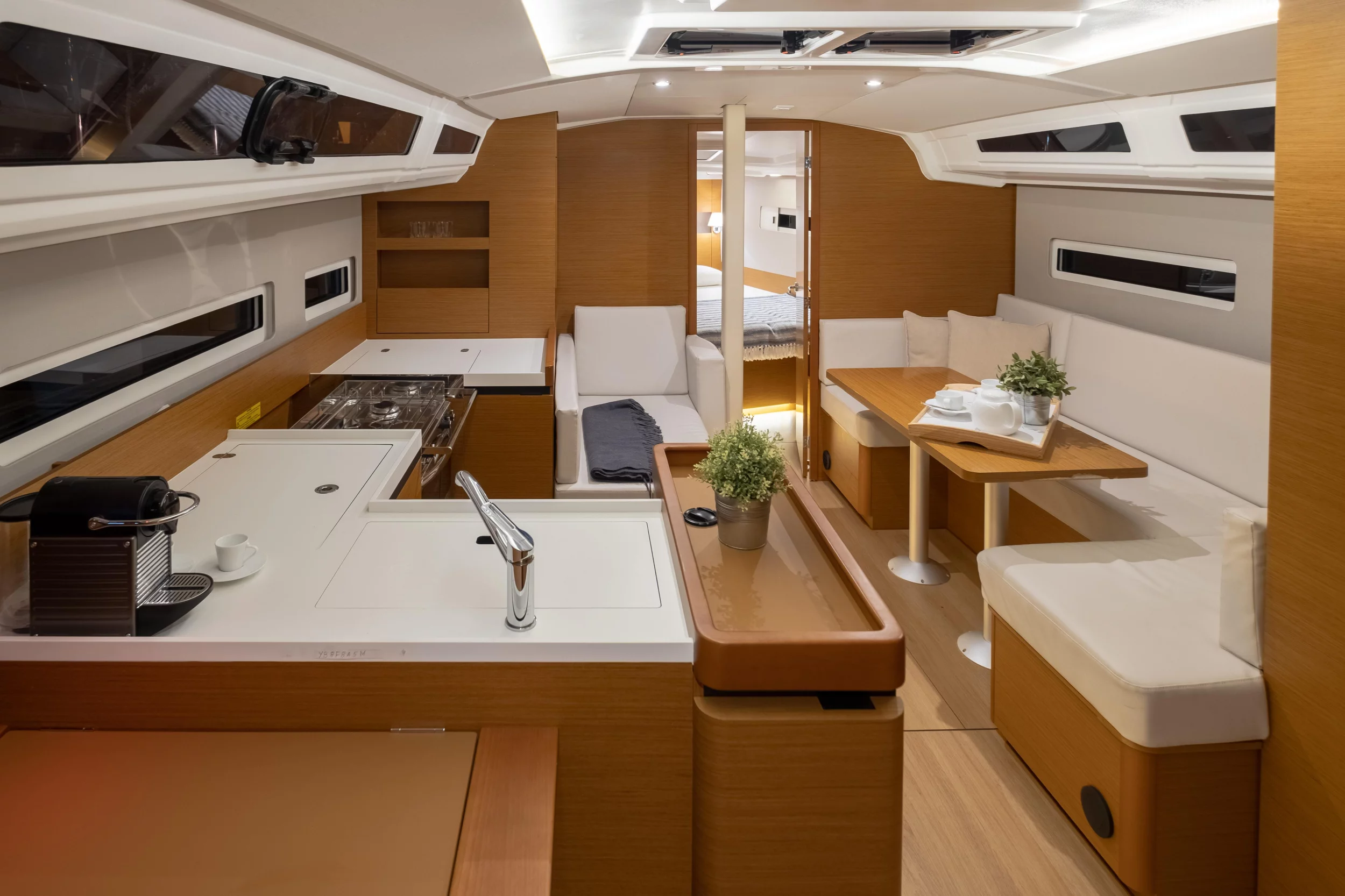 Sun Odyssey 410 (Elcano)  - 13