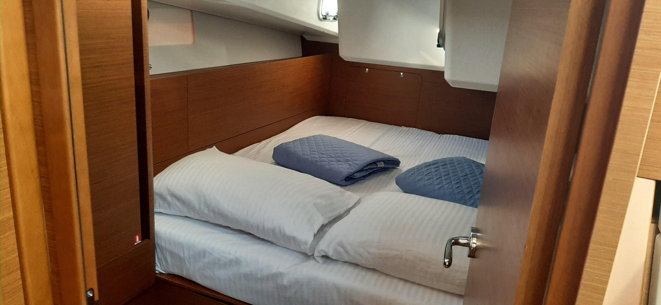 Photo #4 - Sun Odyssey 490 (Electra) in Creta - 17367