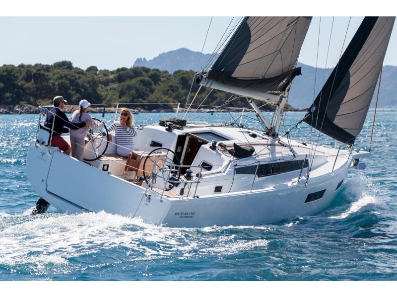 Sun Odyssey 350 — photo 1