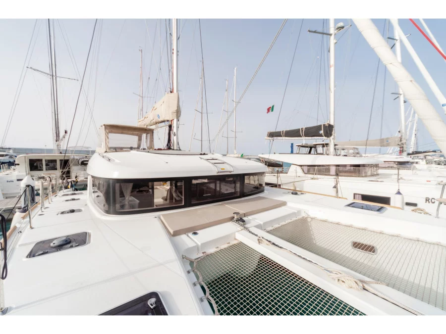 Lagoon 42 (Frangy) Interior image - 4