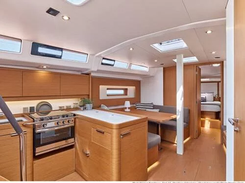 First 44 (CHECKMATE) Interior image - 4