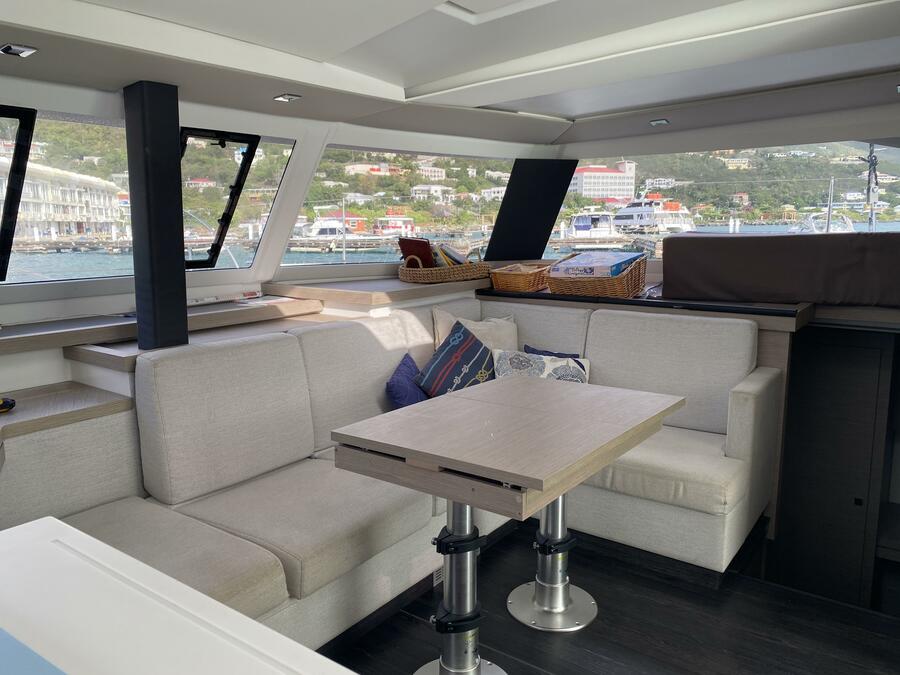 Photo #12 - Fountaine Pajot Astrea 42 (Love A Fayre) en Road Town - 15438