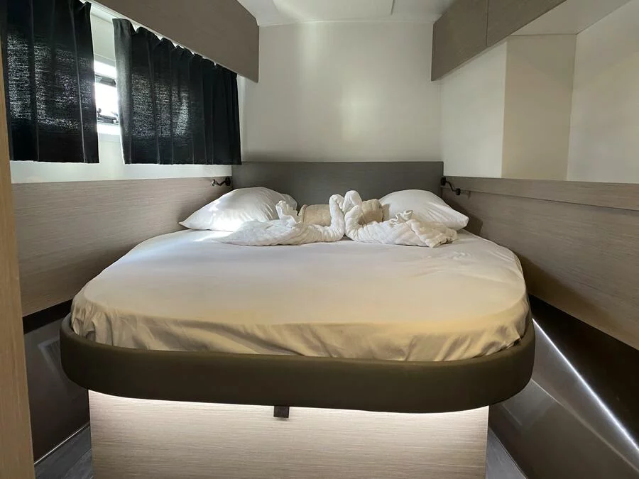 Fountaine Pajot Astrea 42 (Love A Fayre)  - 2