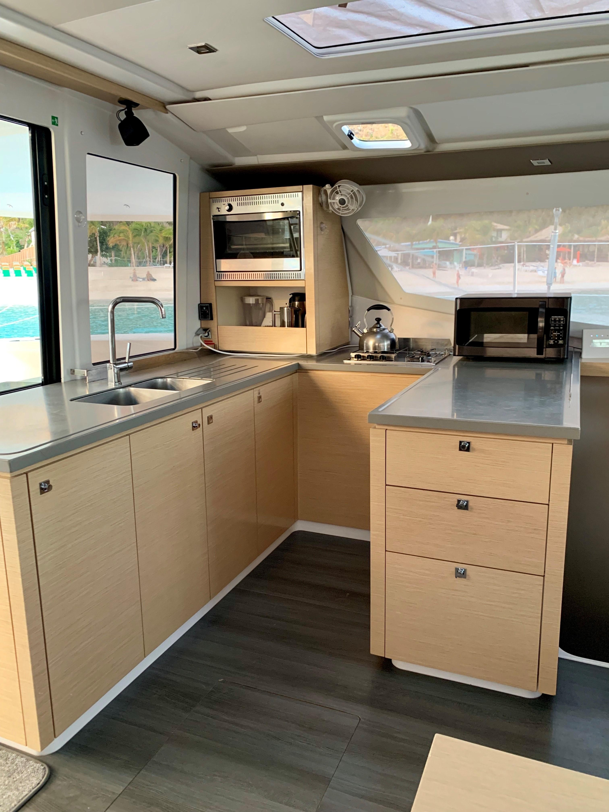 Photo #3 - Fountaine Pajot Helia 44 (Ohana) in Road Town - 15436