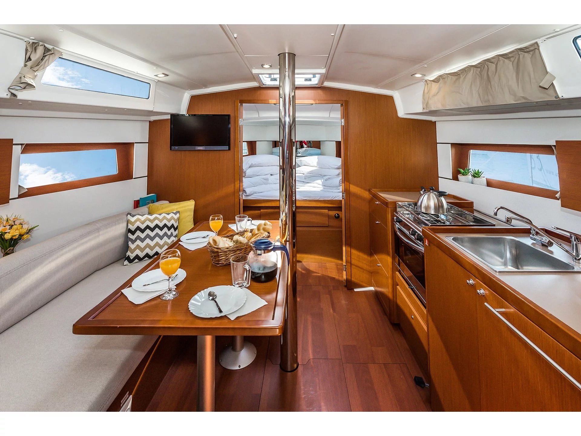 Oceanis 38.1 (SAILOR JUPITER) Interior image - 7
