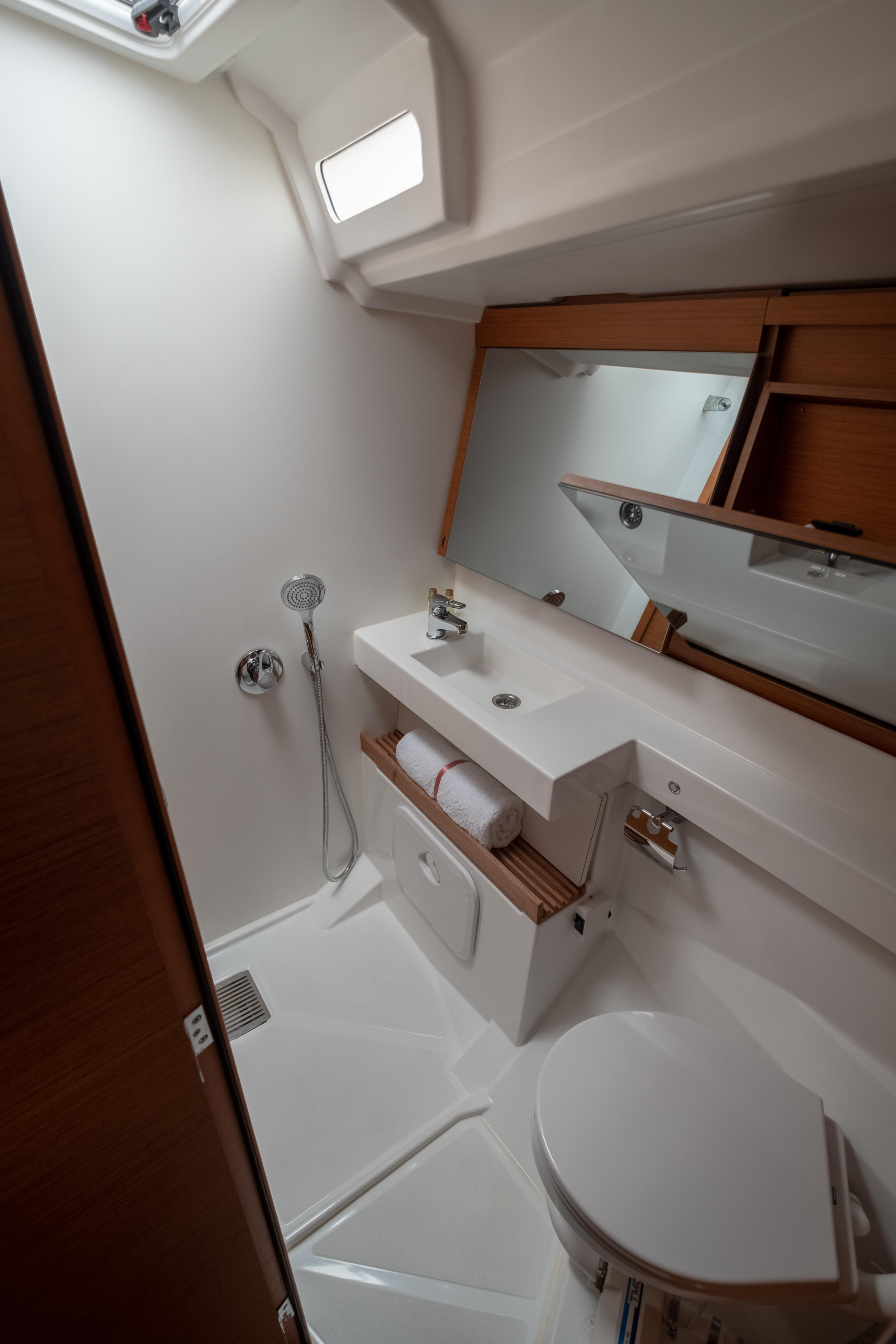 Photo #7 - Sun Odyssey 440 (Ioleta) en Lefkada - 12034