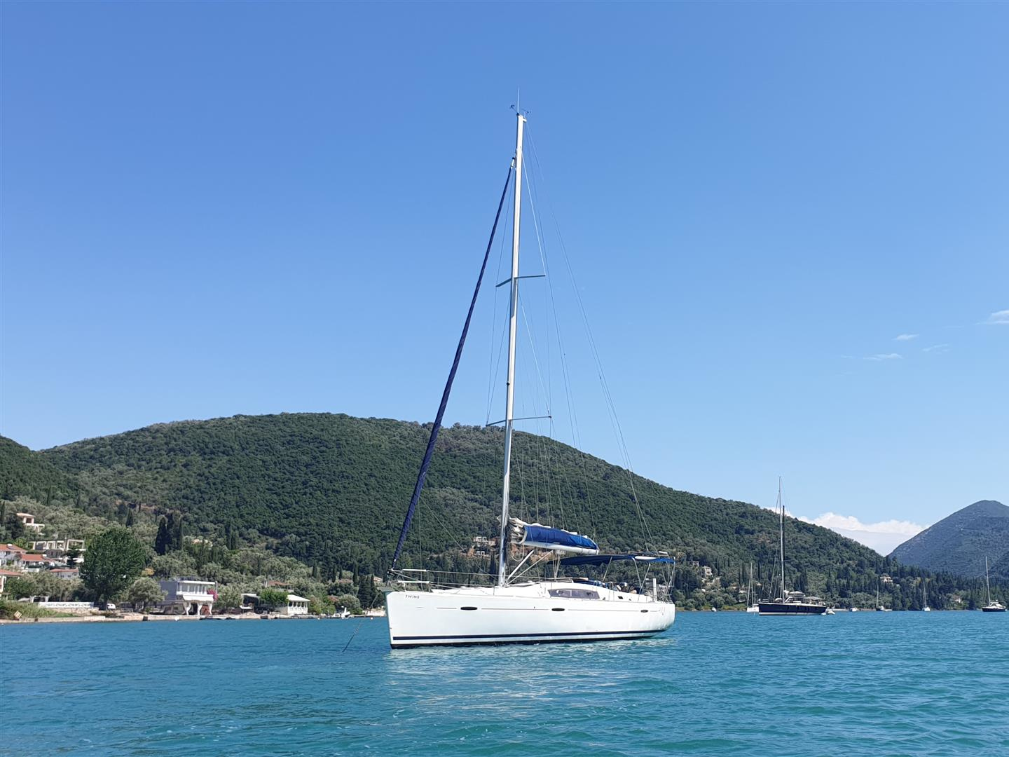 Photo #1 - Oceanis 43+ (Twins) en Lavrion - 17731
