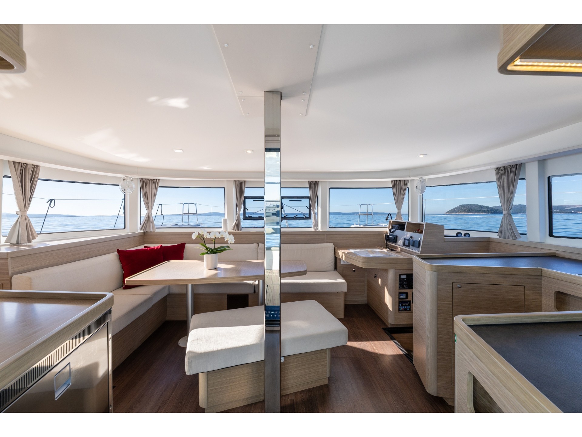 Lagoon 42 Millenium — photo 26