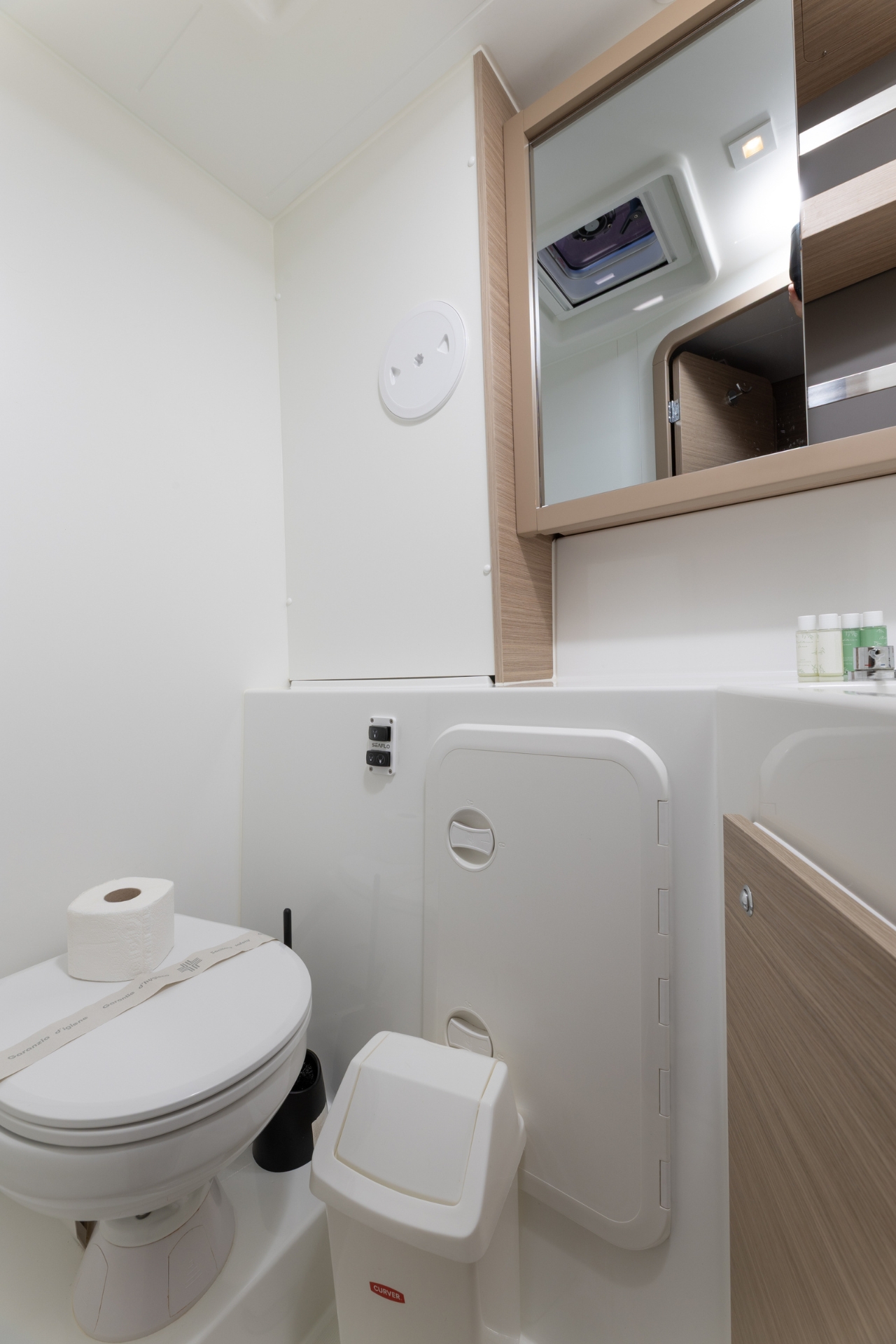 Lagoon 42 Millenium — photo 11