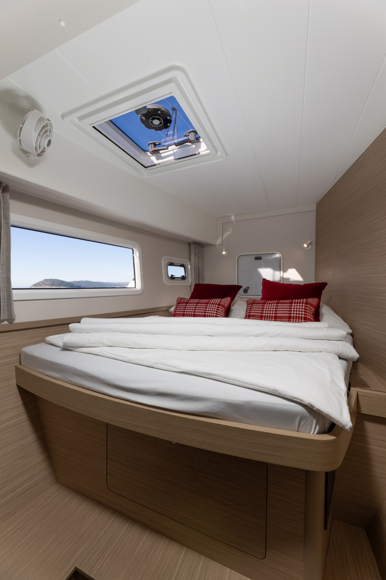 Lagoon 42 Millenium — photo 15