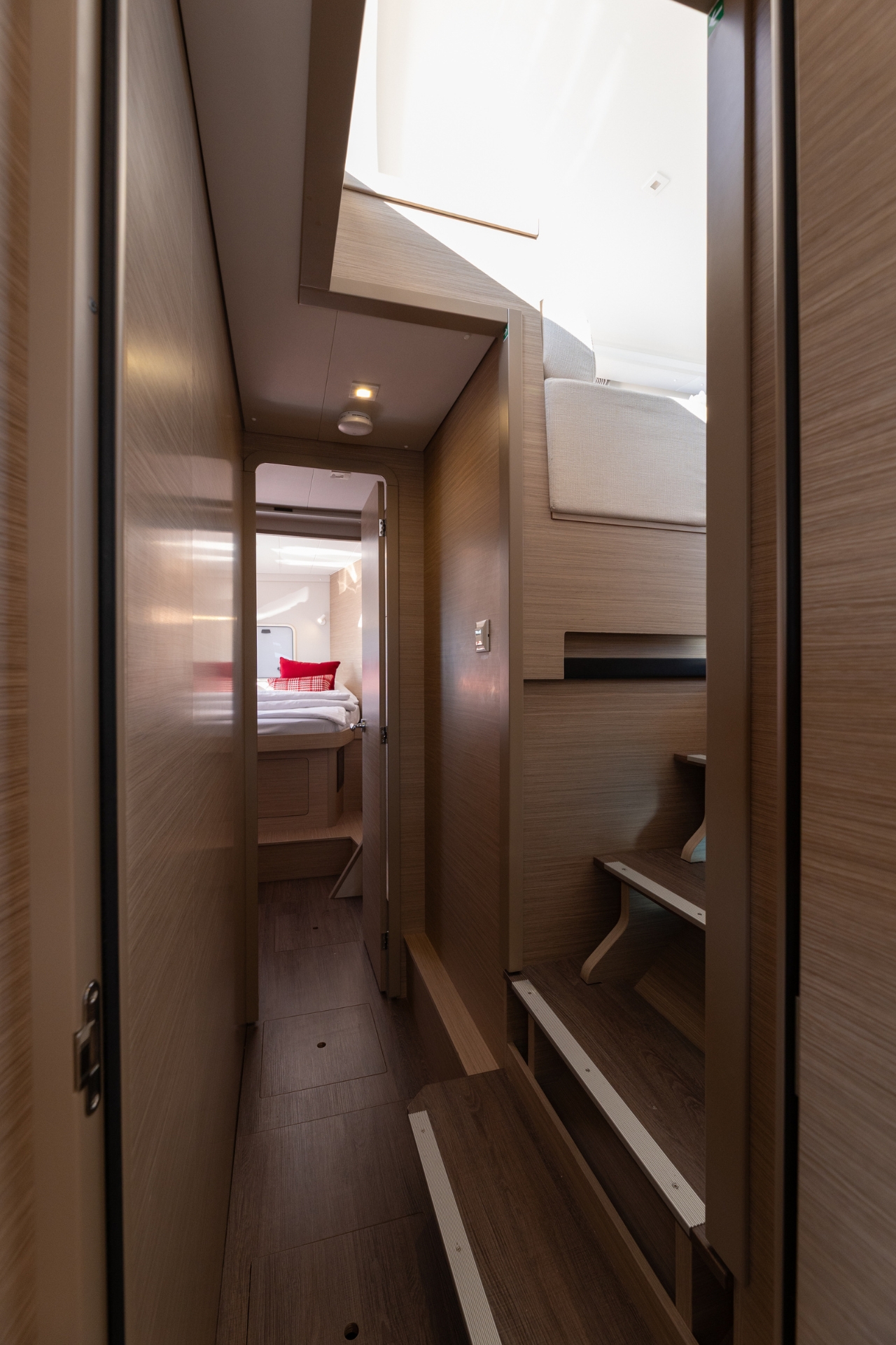 Lagoon 42 Millenium — photo 16