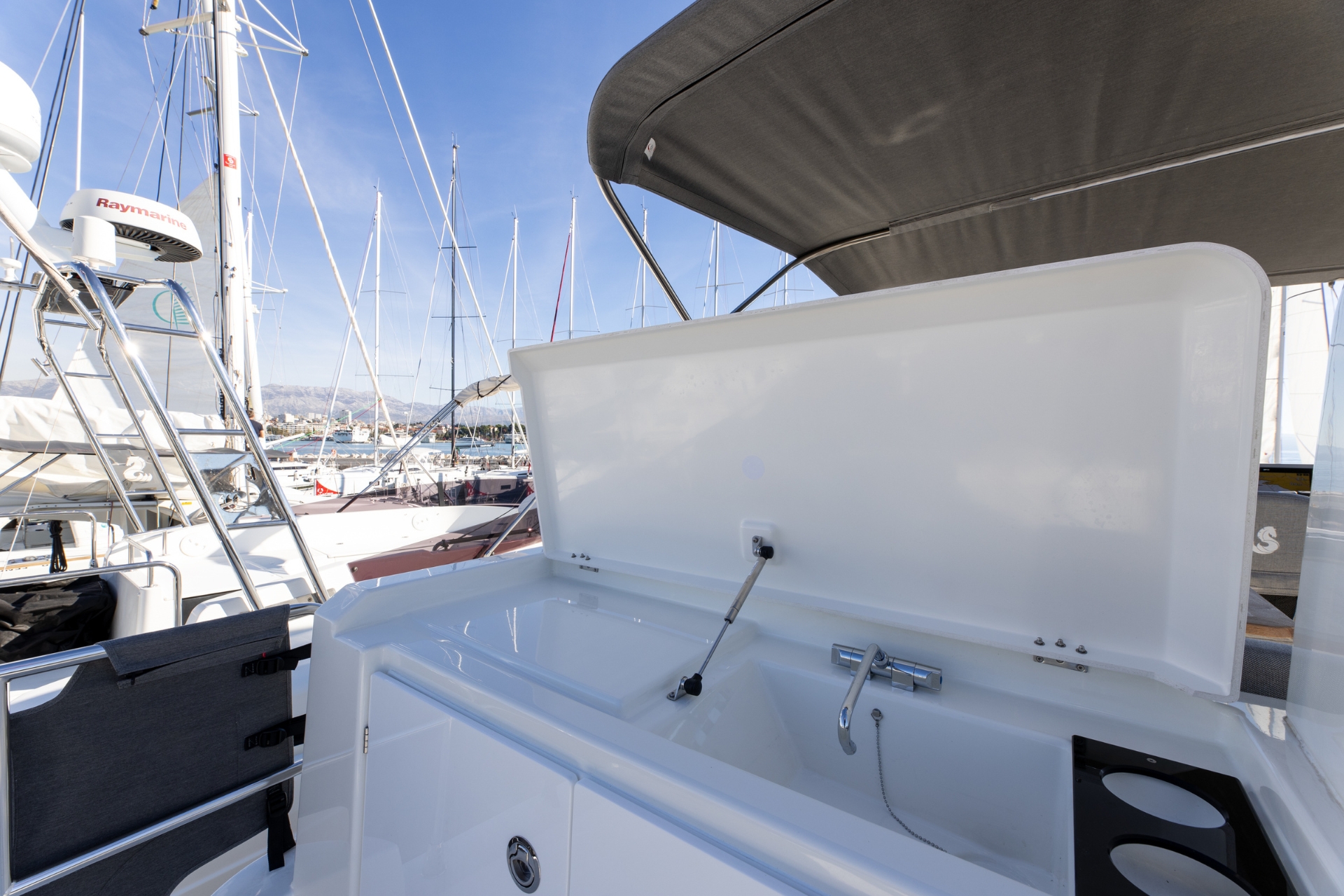 Swift Trawler 41 — photo 32