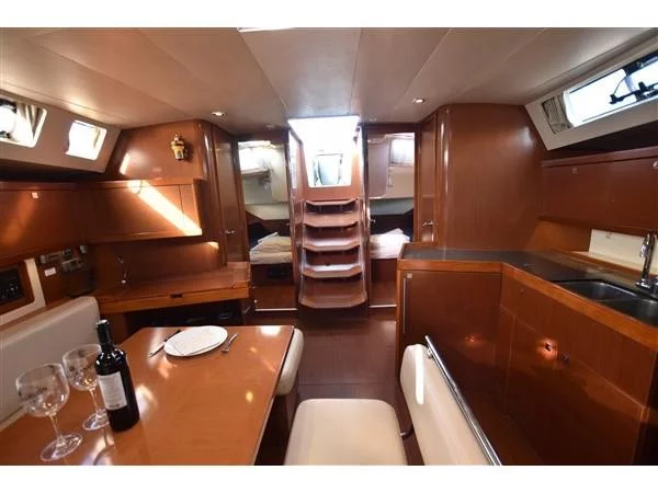 Oceanis 45 (Chilli Pepper) Interior image - 7