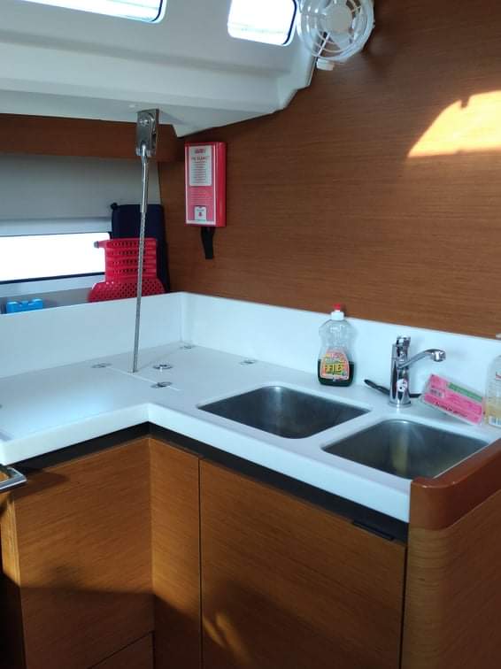 Sun Odyssey 440 — photo 15