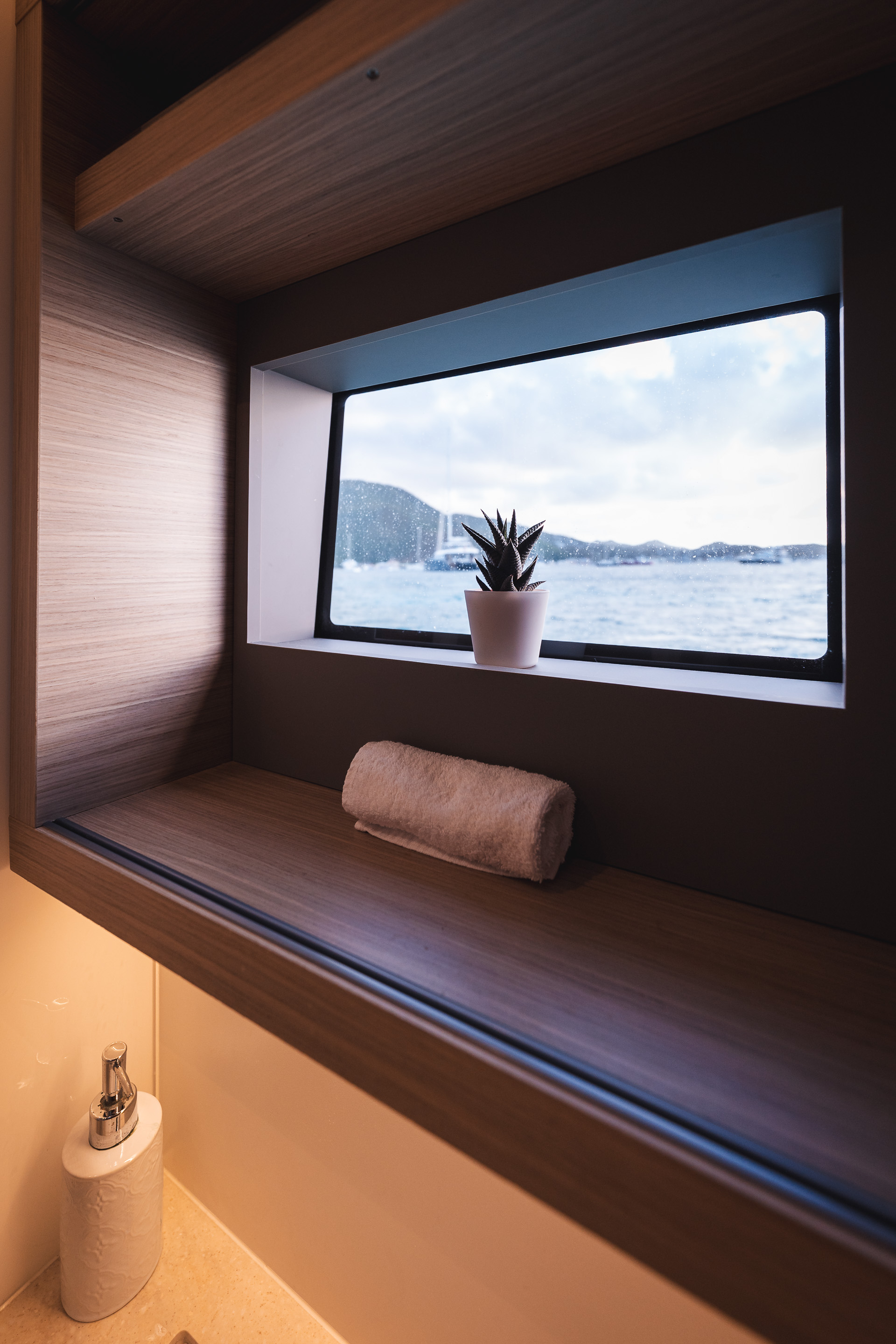 Lagoon 51 — photo 2