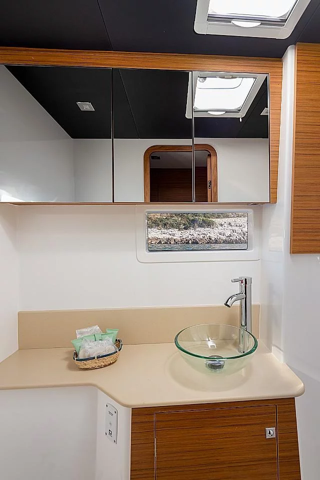 Dufour 48 Catamaran (BRO)  - 8