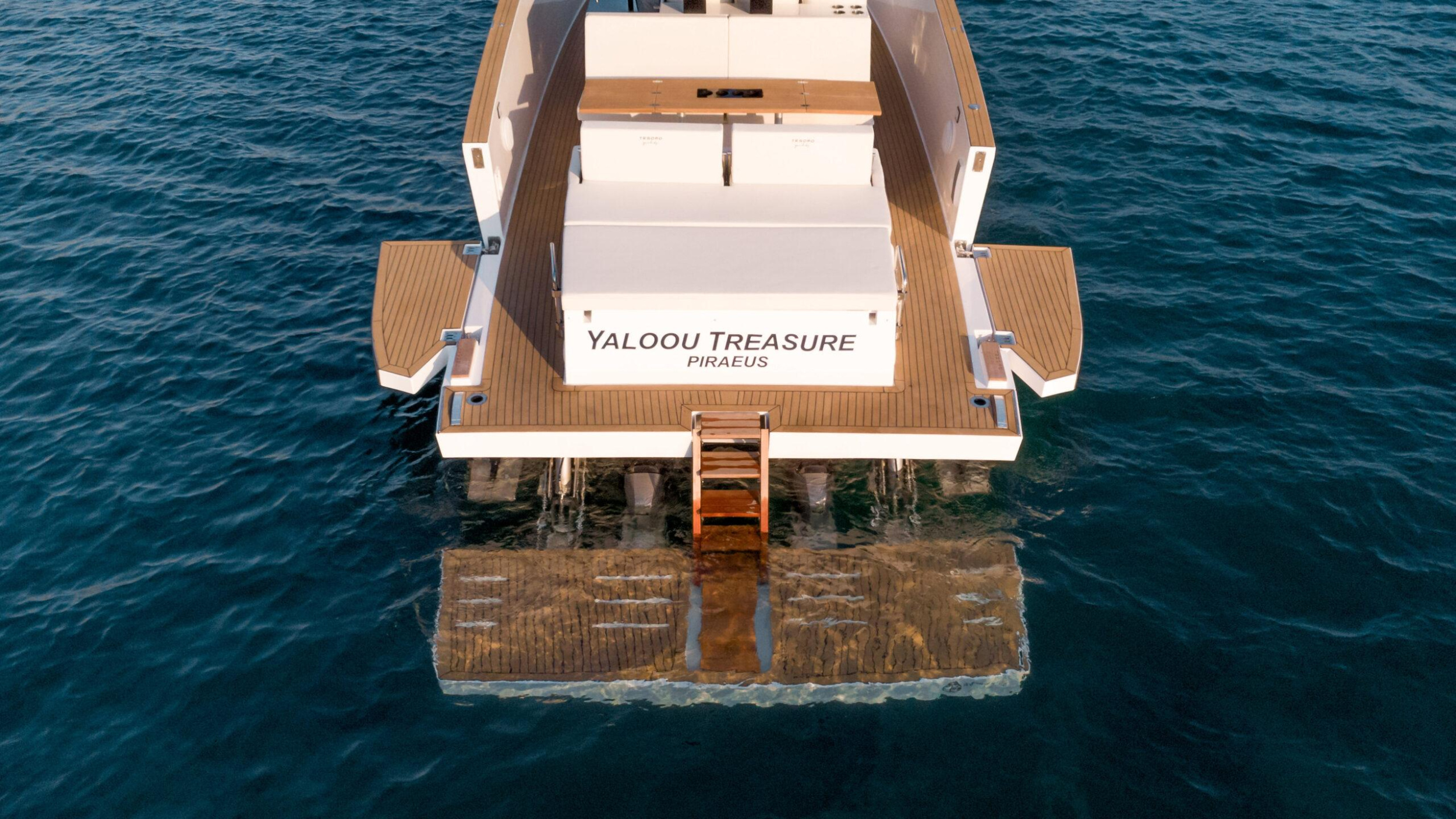 Photo #3 - Tesoro T40 (Yaloou Treasure) en Mykonos - 11896